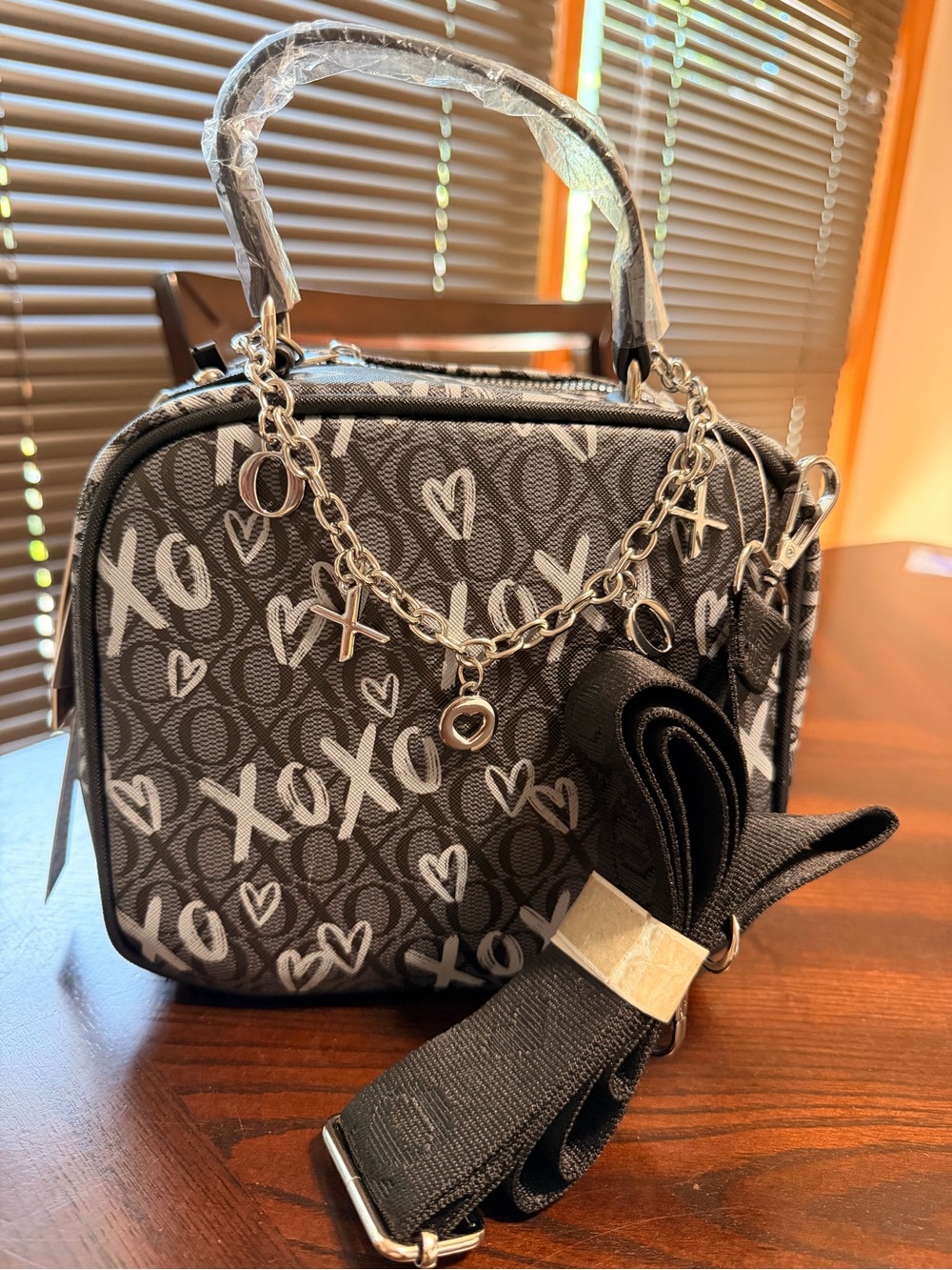 XOXO Black XO & Heart Print Satchel with Charm Chain - Picture 4 of 6